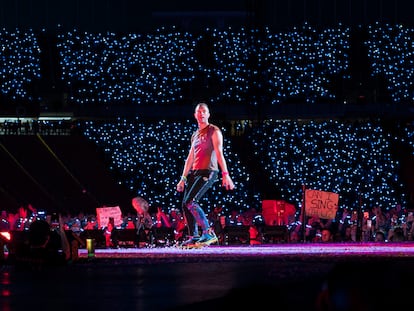 Chris Martin, cantante de Coldplay, durante el concierto que dio la banda británica en Barcelona el 24 de mayo de 2023.