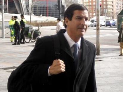Jorge Morales, abogado de Diviertt a su llegada a los juzgados de plaza Castilla.