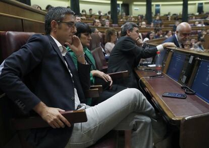 El diputado del PSOE Eduardo Madina durante el debate de investidura del líder del PP, Mariano Rajoy.