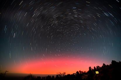 El último episodio de auroras boreales que afectó al hemisferio norte se volvió a observar desde la isla canaria de La Palma, a latitud de 28º. Un hecho nada frecuente que se vuelve a repetir por segunda vez en este año, debido a la alta actividad del presente ciclo solar.