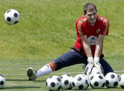 Casillas, en el entrenamiento de ayer de la selección española.