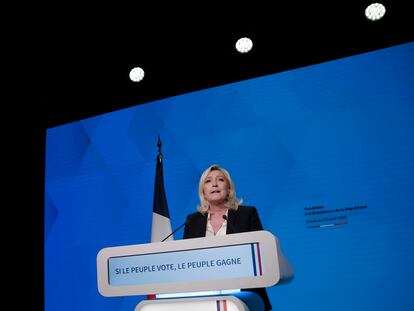 Marine Le Pen la noche del domingo, tras conocer que pasará a la segunda vuelta en las elecciones presidenciales de Francia.