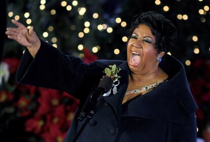 Aretha Franklin durante su actuación en el encendido de las luces navideñas en el centro Rockefeller en Nueva York, el 2 de diciembre del 2009. 