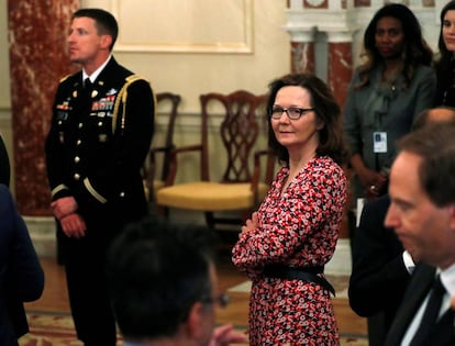 A candidata a dirigir a CIA, Gina Haspel, durante um ato no Departamento de Estado.