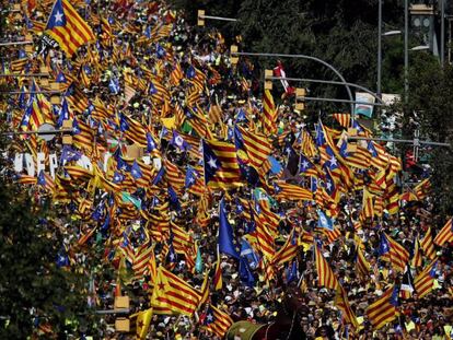 Milhares de pessoas se concentram em Barcelona pela Diada (Dia da Catalunha).