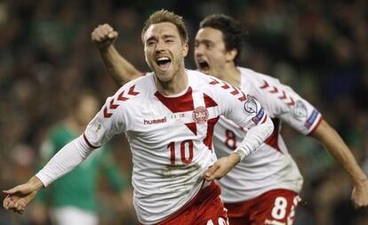 Christian Eriksen celebra su tercer gol en Dubl&iacute;n.