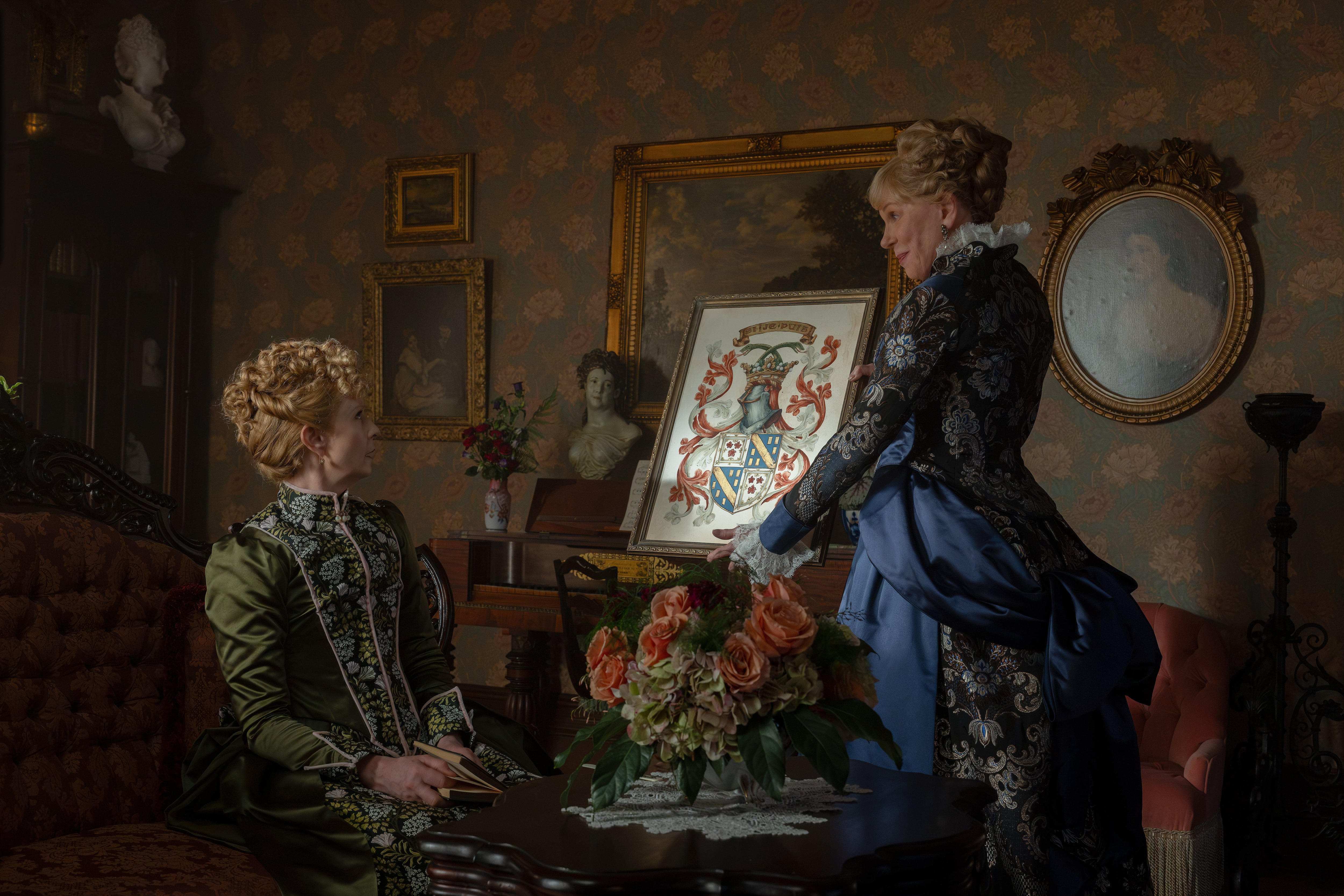 Cynthia Nixon y Christine Baranski, en 'La edad dorada'.