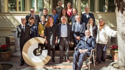 Foto de família dels Premis Nacionals de Cultura d'aquest any amb els membres del Conca.
