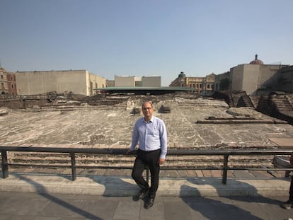 El arque&oacute;logo Leonardo L&oacute;pez Luj&aacute;n (M&eacute;xico, 1964), en el Templo Mayor.