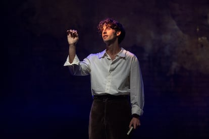 Daniel Ibáñez como Miguel Hernández, en el Teatro Marquina de Madrid.
