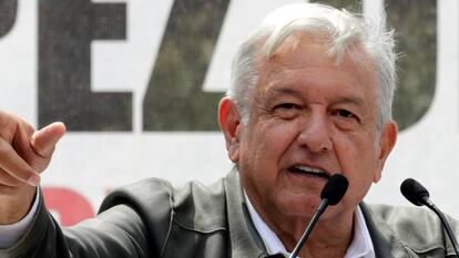 López Obrador dice que no recortará las comisiones bancarias