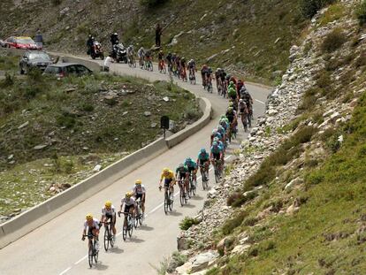 El pelotón, durante la 18ª etapa del Tour.