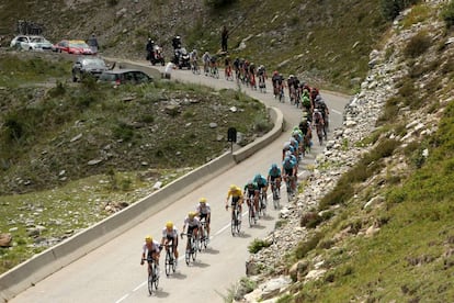 El pelotón, durante la 18ª etapa del Tour.