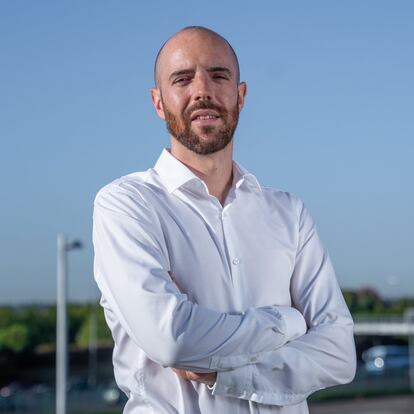 Se incorpora a UMILES Next como director de operaciones. Anteriormente, trabajaba como director de estrategia e innovación y era miembro del comité de dirección de la empresa IberEspacio. Tiene, además, una dilatada labor docente en Omma Business School de Madrid.