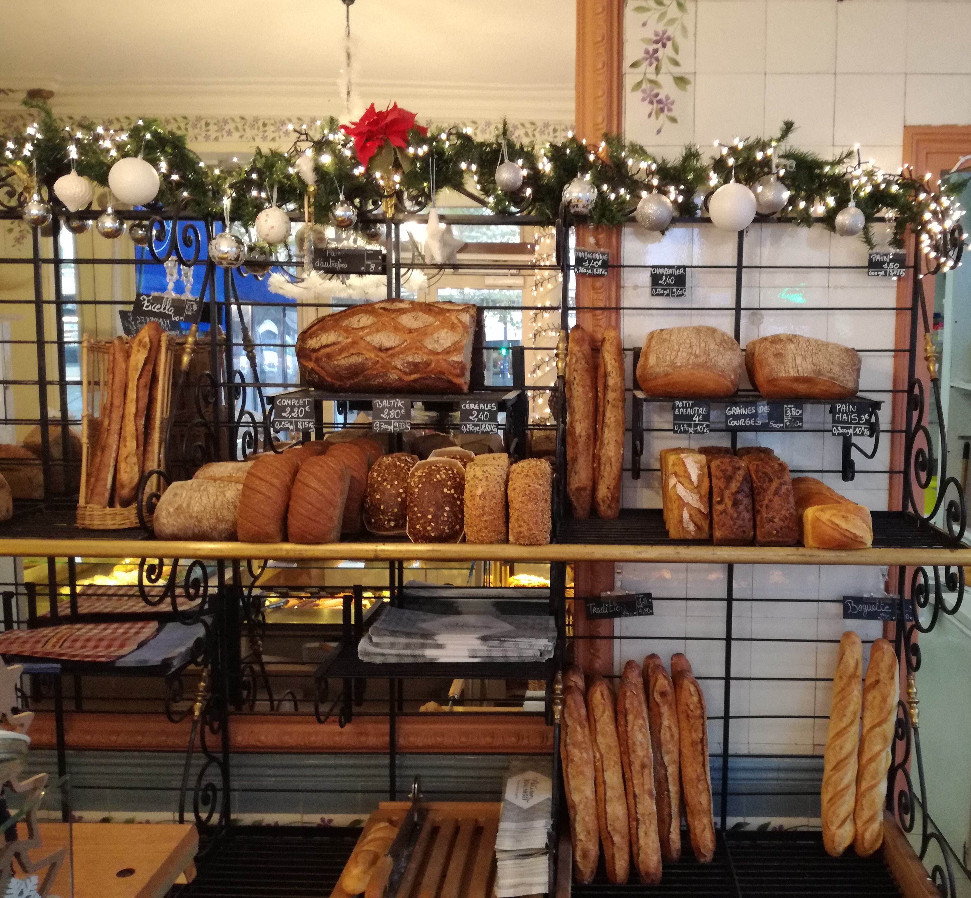 El interior de la panadería de Vivien Bailleux en París.