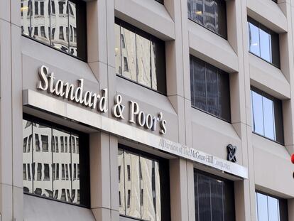 Sede central de Standard & Poor's, en el distrito financiero de Manhattan. La compañía pertenece al grupo McGraw-Hill.
Deven Sharma.