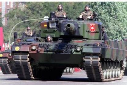 Un tanque Leopard durante el Desfile de las Fuerzas Armadas.