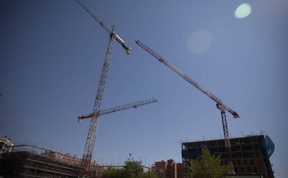 Obras de construcción en el Ensanche de Vallecas (Madrid).