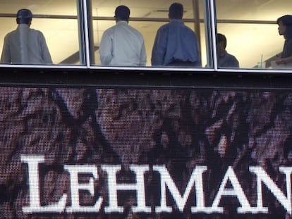 Trabajadores de Lehman Brothers el d&iacute;a de su quiebra