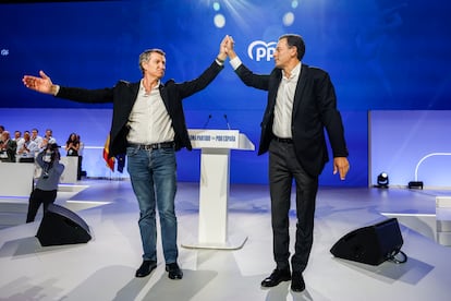 Feijóo con el primer ministro portugués Montenegro, Luís Montenegro, en la segunda jornada del congreso del PP en Madrid.