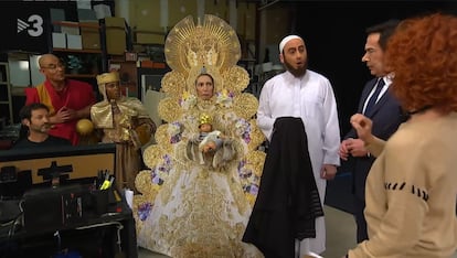 Momento del programa 'Polònia' de TV-3 en que parodia las diferentes religiones.