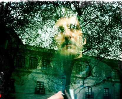 Ernesto Alterio fotografiado en el caf&eacute; Delic de la Plaza de la Paja.