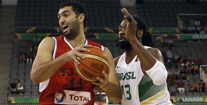 Ibrahim Ramy, de Egipto, y Nene Hilario, de Brasil.