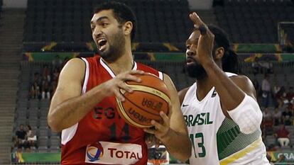 Ibrahim Ramy, de Egipto, y Nene Hilario, de Brasil.