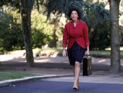 La portavoz del Gobierno, Isabel Celaa, llega a La Moncloa.