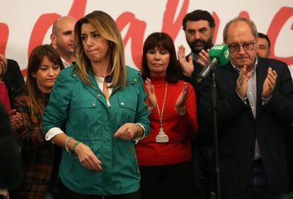 La candidata del PSOE-A a la presidencia de la Junta de Andalucía, Susana Díaz, en un hotel de Sevilla tras conocer los resultados de las elecciones al Parlamento de Andalucía, el 2 de diciembre de 2018.