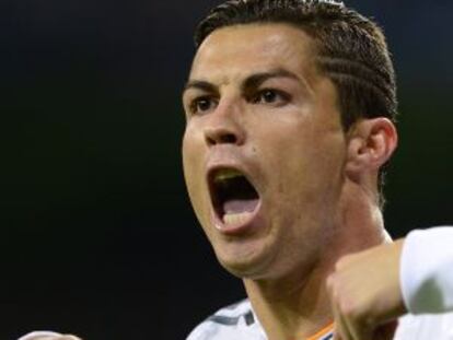 Cristiano celebra un gol con el Madrid.