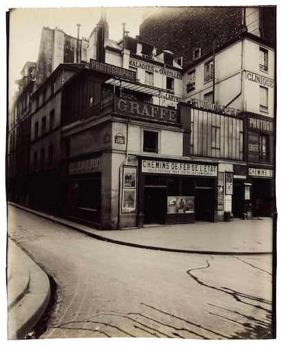 'Esquina de la plaza Saint-André-des-Arts y de la calle Hautefeuille, VI', 1912.
