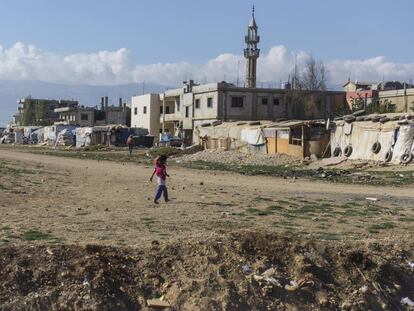 Un asentamiento informal de refugiados sirios en la regi&oacute;n libanesa de la Bekaa, fronteriza con Siria. 