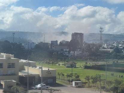 Explosión controlada, en el Batallón Bolívar, en Tunja, este sábado.