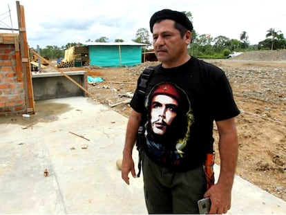 Henry Castellanos, alias 'Romaña', en una zona de reincorporación en Túmaco, en el departamento de Nariño, el 8 de marzo de 2017.