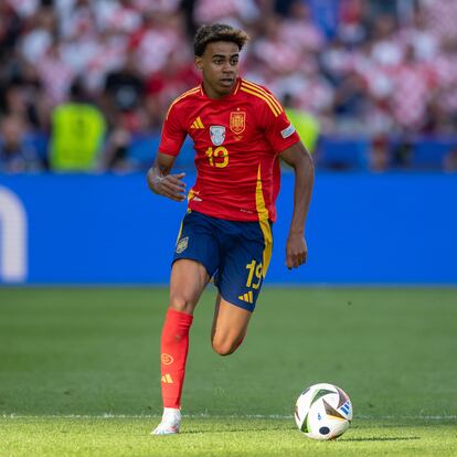 BERLIN, GERMANY - JUNE 15: Lamine Yamal of Spain in action during the UEFA EURO 2024 group stage match between Spain and Croatia at Olympiastadion on June 15, 2024 in Berlin, Germany. (Photo by Joe Prior/Visionhaus via Getty Images)