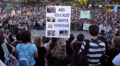 Manifestaci&oacute;n contra los recortes en educaci&oacute;n en Valencia.