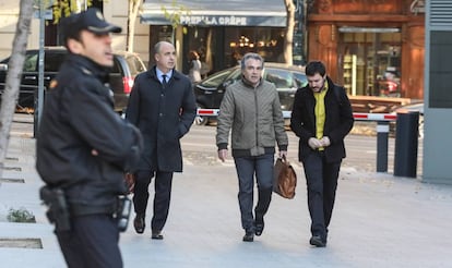 Santiago Espot, empresario y político catalán, llegando a la Audiencia Nacional.