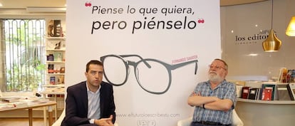 Gorka Maneiro y Fernando Savater, durante la presentaci&oacute;n de la campa&ntilde;a.