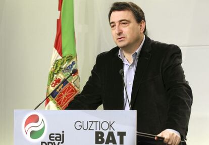 Aitor Esteban, durante su comparecencia en la sede del PNV en Bilbao.