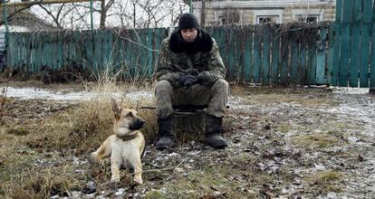 Un soldado rebelde ayer en Donetsk.