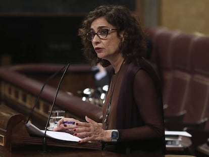 La ministra de Hacienda, María Jesús Montero, en el Congreso.