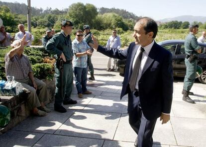 El alcalde llegando al juzgado 