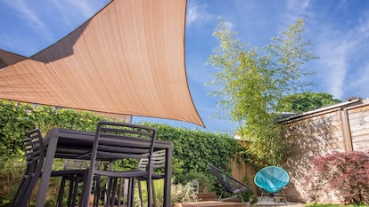 Toldos de vela para la terraza en distintos tamaños y colores, impermeables, con tejidos anti-rayos UV e ideales para tener sombra