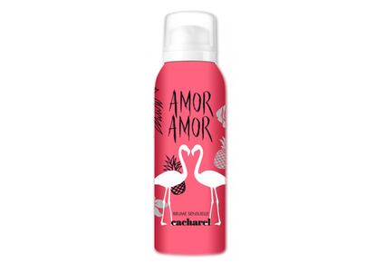 Piel de caramelo.

En invierno solo mostramos el rostro. Pero en verano hay más centímetros de piel al aire. Hay que cambiar el chip y echar al bolso una bruma acondicionadora como Bodymist Amor Amor, de Cacharel. Apta para piel y para el cabello, deja un sutil aroma a vainilla y nutre con aceite y glicerina.