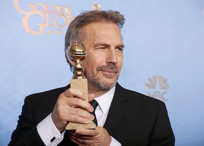 Kevin Costner se lleva el Globo de Oro a mejor actor de miniseries o películas para televisión por su papel en 'Hatfields & McCoys'.