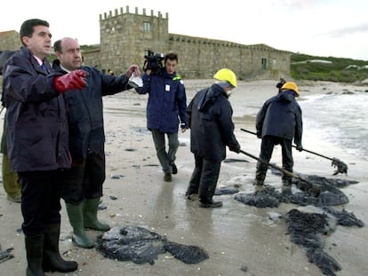 Basilio Rada, con el entonces ministro Jaume Matas, en 2002