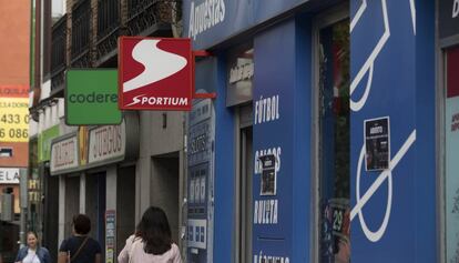 Casas de apuestas en el Puente de Vallecas.