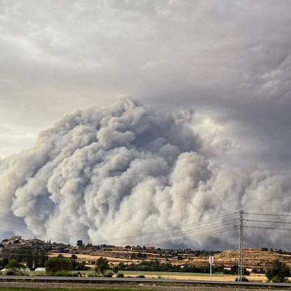 Incendio de Torrefeta i Florejacs (Lleida)
REMITIDA / HANDOUT por BOMBERS
Fotografía remitida a medios de comunicación exclusivamente para ilustrar la noticia a la que hace referencia la imagen, y citando la procedencia de la imagen en la firma
02/07/2025