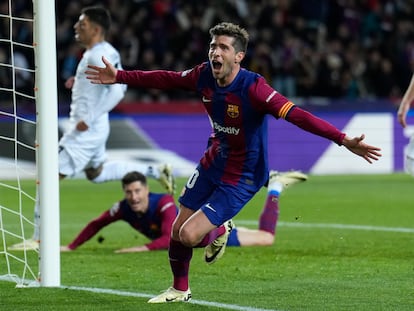 Sergi Roberto celebra el tercer gol del Barcelona ante el Nápoles.